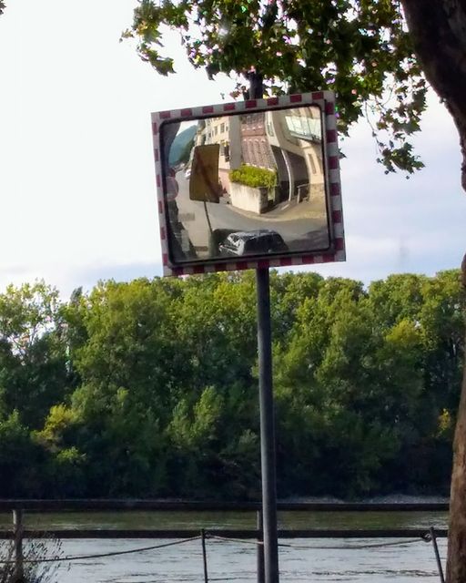 Eingeschränkte Sicht im Spiegel am Fuß der Seizstraße